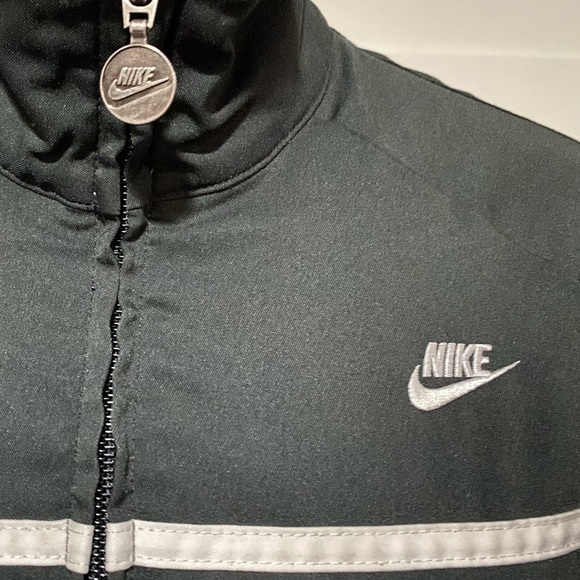 Nike Workout Jacket Black with White Stripes Size Medium - Picture 4 of 6